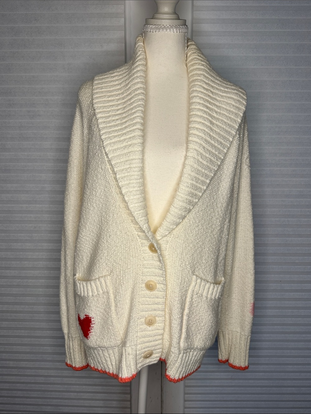 Maeve by Anthropologie Cream Button-Front Cardigan with Red Heart Detail MK1311